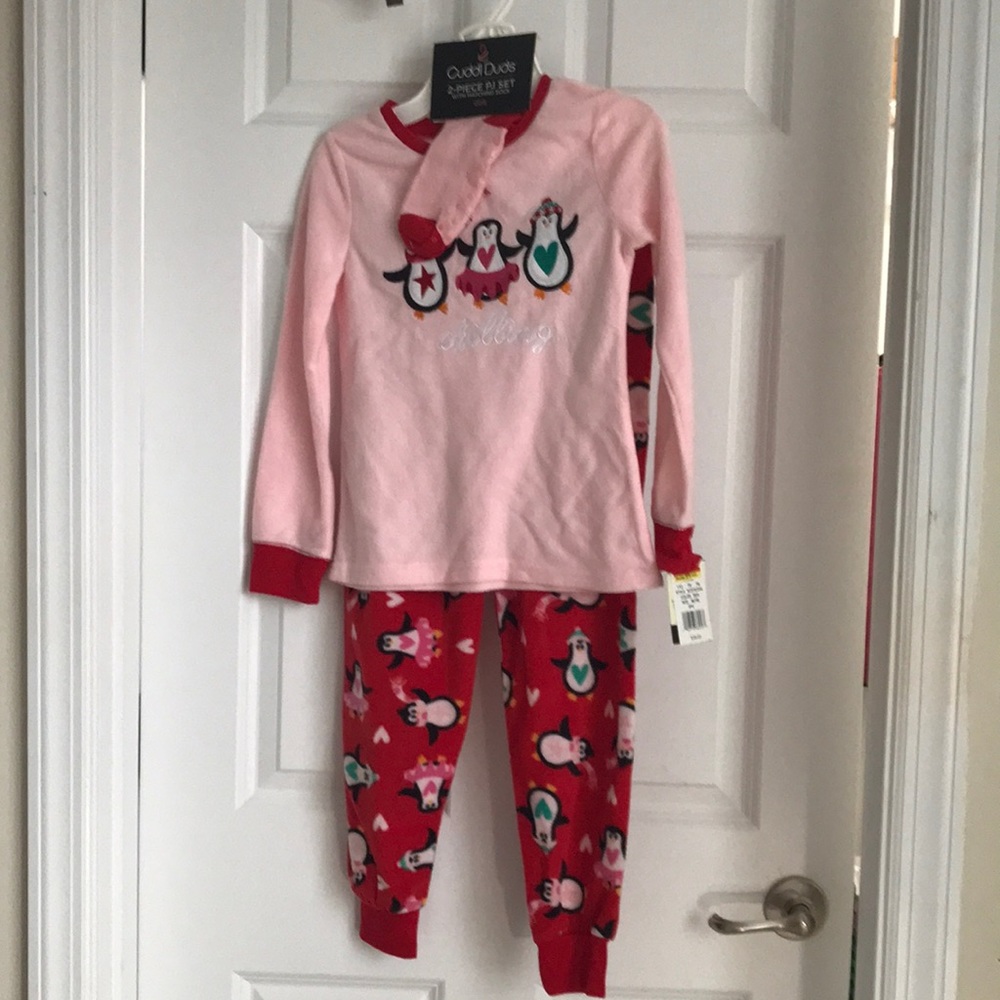 NWT Girls 7/8 (medium), Cuddle Duds warm and cozy fleece PJ set!